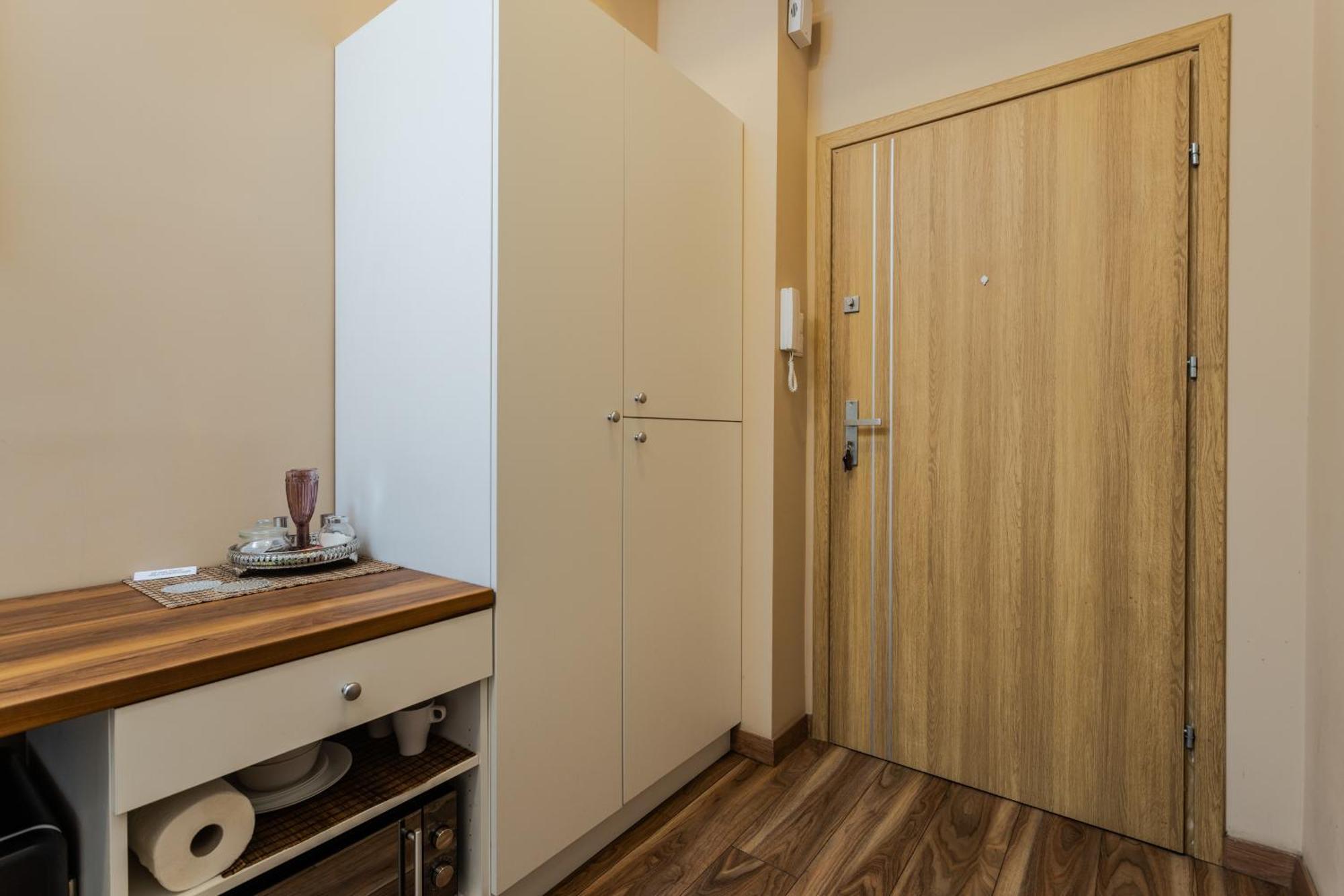 Functional And Comfortable Very Berry Studios In Poznan By Noclegi Renters Poznań Exterior foto